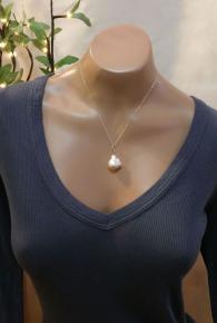 Large White Asymmetric Single Pearl Necklace